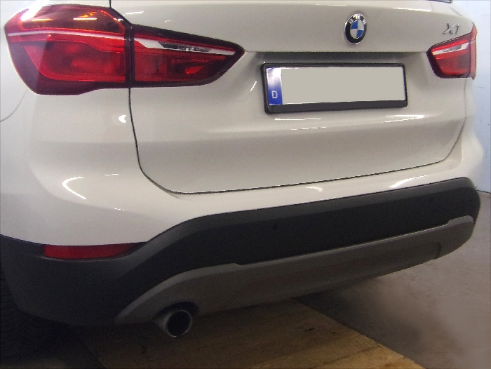 Anhängerkupplung für BMW-X1 F48 Geländekombi, Baureihe 2015- S- schwenkbar Anhängerkupplung für BMW-X1 F48 Geländekombi, Baureihe 2015- S- schwenkbar