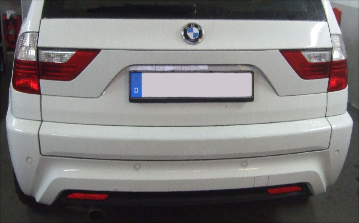 Anhängerkupplung für BMW-X3 E83 Geländekombi, spez. M- Paket, Baureihe 2004-2010 V-abnehmbar Anhängerkupplung für BMW-X3 E83 Geländekombi, spez. M- Paket, Baureihe 2004-2010 V-abnehmbar