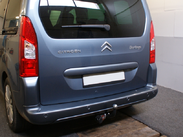 Anhängerkupplung für Peugeot-Partner Kasten/ Bus/ Kombi, Gesamtlänge: 4628mm, Baureihe 2008-2011 starr
