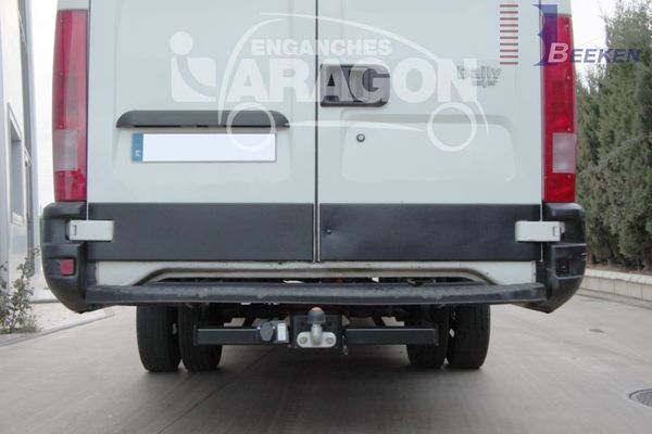 Anhängerkupplung für Iveco-Daily III, IV, V Pritsche, 29L, 33S, 35S, Fzg. mit Elektrosatz-Vorbereitung, Baureihe 2006-2010 starr