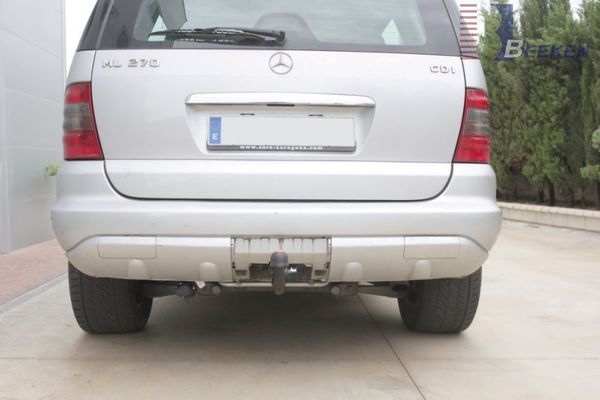 Anhängerkupplung für Mercedes-M-Klasse W163, f. Fzg. mit Reserverad am Boden, Baureihe 2003-2005 V-abnehmbar  Anhängerkupplung für Mercedes-M-Klasse W163, f. Fzg. mit Reserverad am Boden, Baureihe 2003-2005 V-abnehmbar
