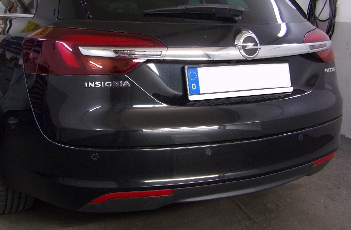 Anhängerkupplung für Opel-Insignia A Country Tourer, Baureihe 2013- V-abnehmbar  Anhängerkupplung für Opel-Insignia A Country Tourer, Baureihe 2013- V-abnehmbar