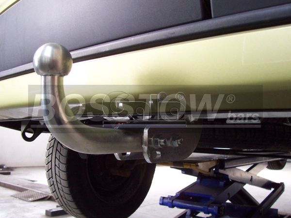 Anhängerkupplung für Renault-Kangoo I nicht 4x4, Baureihe 1997-1998 starr  Anhängerkupplung für Renault-Kangoo I nicht 4x4, Baureihe 1997-1998 starr
