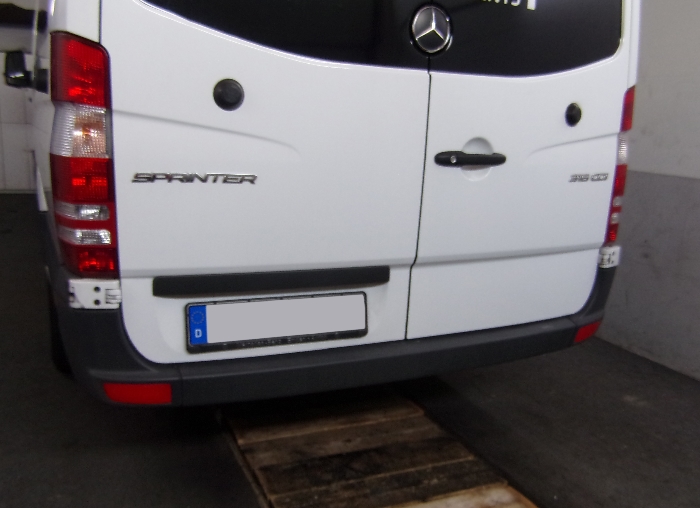 Anhängerkupplung für Mercedes-Sprinter Kastenwagen Heckantrieb 209-324, Radstd. 3665mm, Fzg. ohne Trittbrettst. - 2006-2018 Ausf.:  feststehend