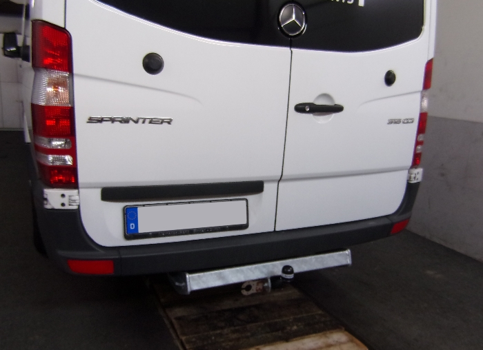 Anhängerkupplung für Mercedes-Sprinter Kastenwagen Heckantrieb 209-324, Radstd. 4325mm, Fzg. ohne Trittbrettst. - 2006-2018 Ausf.:  feststehend