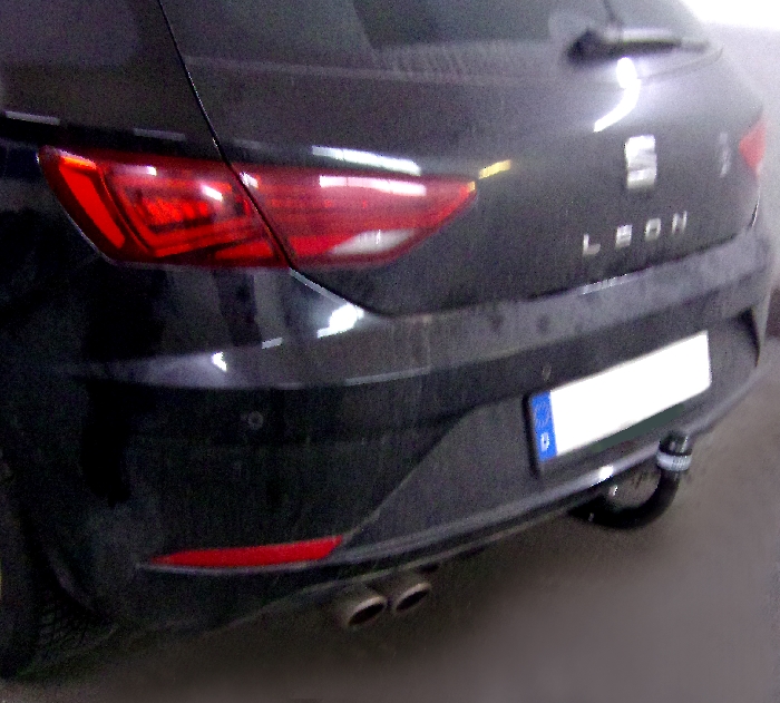 Anhängerkupplung für Seat-Leon Fließheck Typ 5F, Baureihe 2017-2019 V-abnehmbar 45 Grad